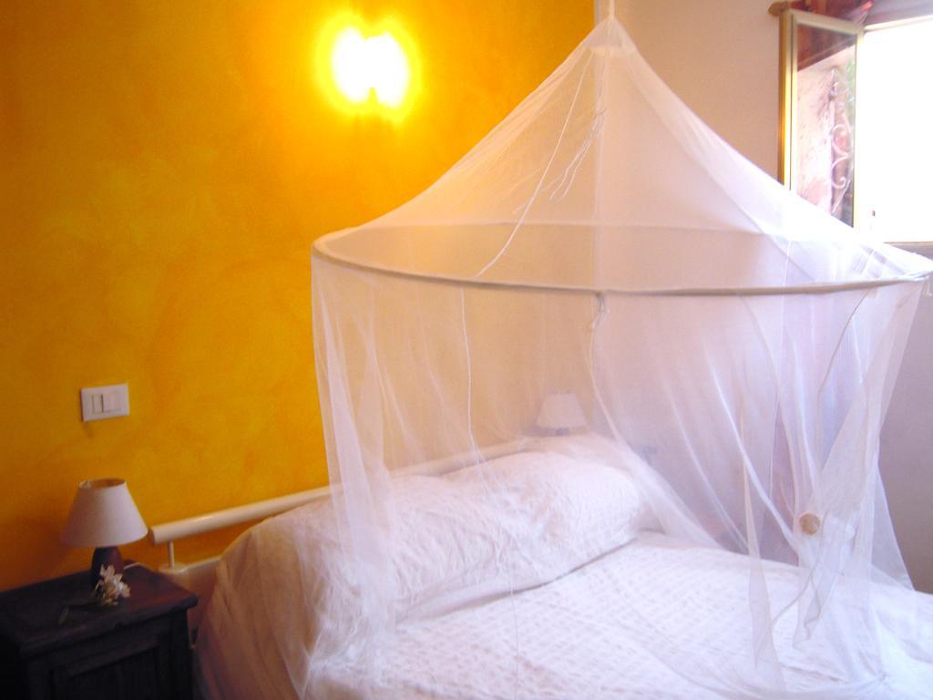 Casa Marlela Brucoli Quarto foto